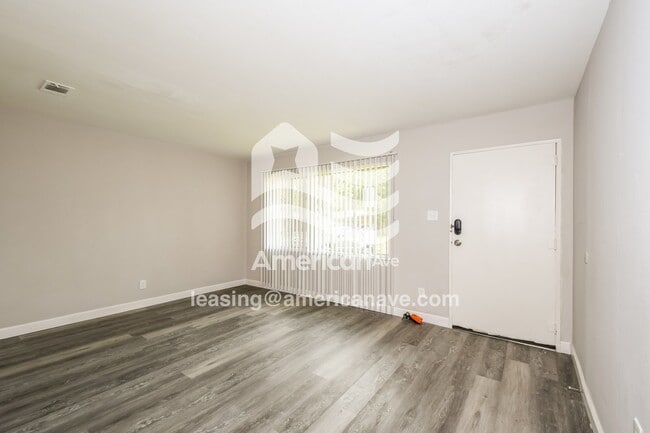 4104 Shirley Dr