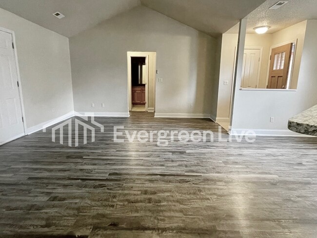 Photo - 114 Viola Ct