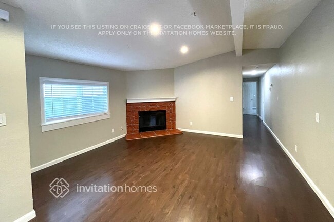 Photo - 1536 Emeric Ave