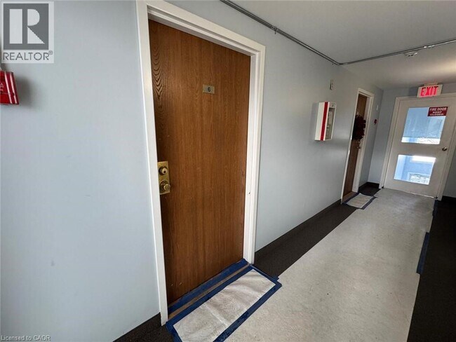 Photo - 3085 Kingsway Dr Unité 6