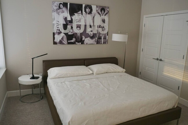 Photo - 256 E Main St Unidad ID1265076P