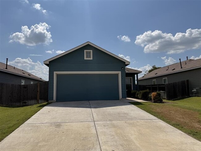 Photo - 1104 Boons Creek St Casa