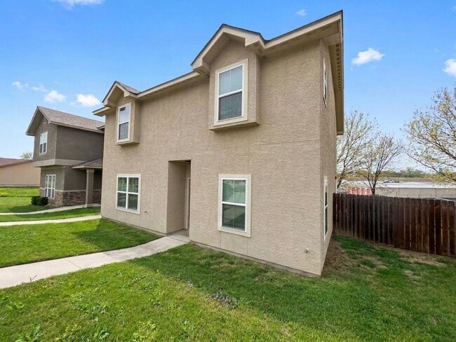 Building Photo - 622 Meadow Arbor Ln Unit 1