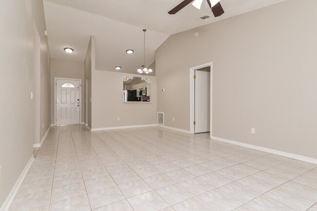 1232 Regal Ridge Dr