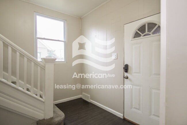 Photo - 1217 Main St