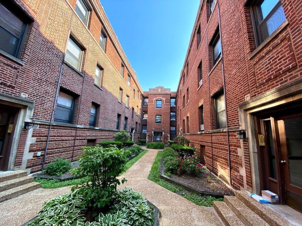 931 W Sunnyside Ave Condo Unit 1S Condo for Rent in Chicago, IL