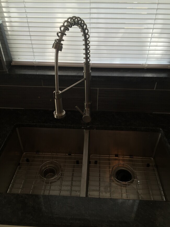 Photo - 3809 E Martin Luther King Jr Blvd Unidad B