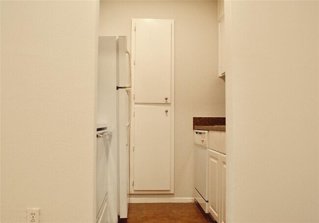 Photo - 5701 Woodrow Ave Unidad 203