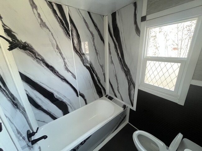 Photo - 9142 Yorkshire Rd