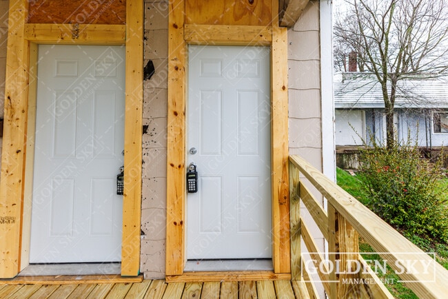 Photo - 219 E Willard St Unit 3