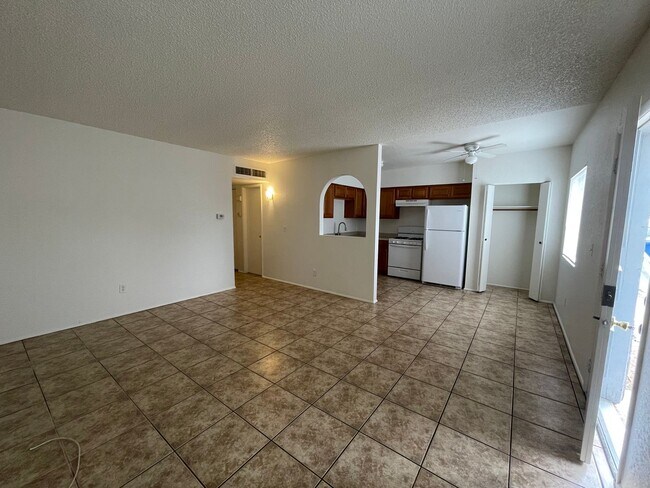 Photo - Quaint 2 Bedroom and 1 Bath Triplex! Unit 4522 Lester