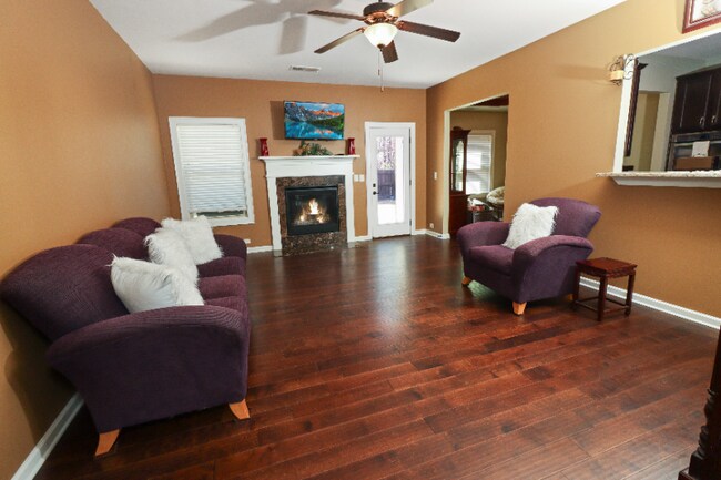 Photo - 4010 Lake Manor Way