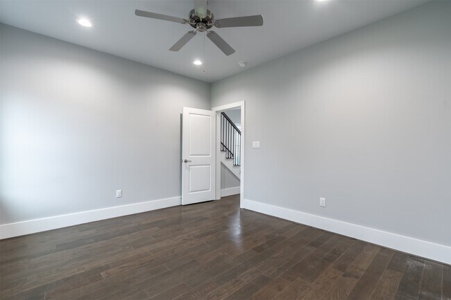 Photo - 1553 W 22nd St