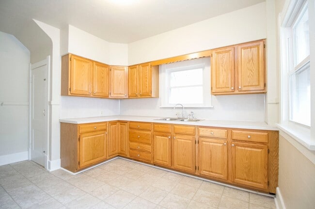 Photo - 902 Dryden Dr