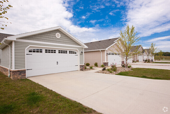 Attached Two-Car Garages - Redwood Fort Wayne Noyer Road Rental