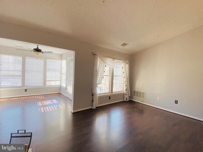 Building Photo - 13107 Briarcliff Terrace Unit 2-211