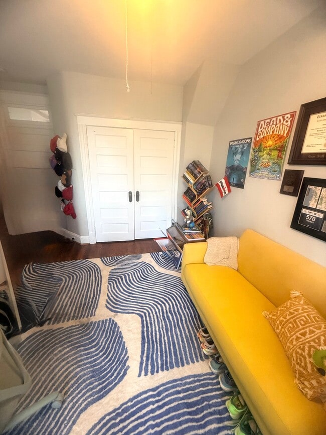 Photo - 1216 E St NE
