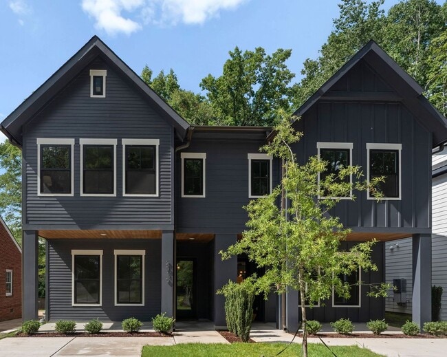 Photo - 2006 St John St