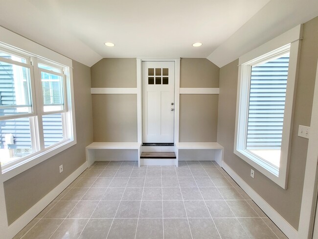 Photo - 3052 Burlingame Ave SW