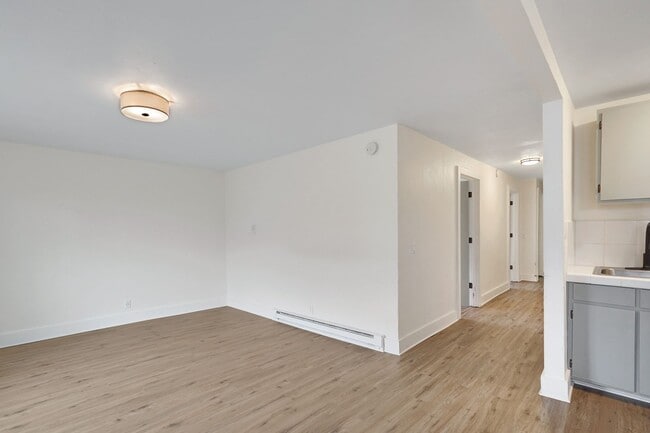1204 Commercial St NE Unidad 3