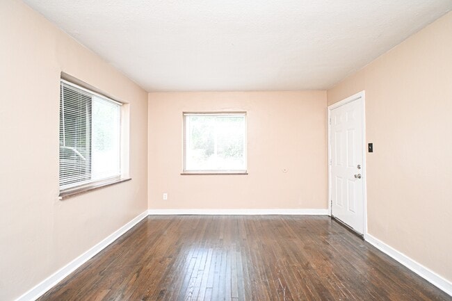 Photo - 3042 Percy Ave Unit 2