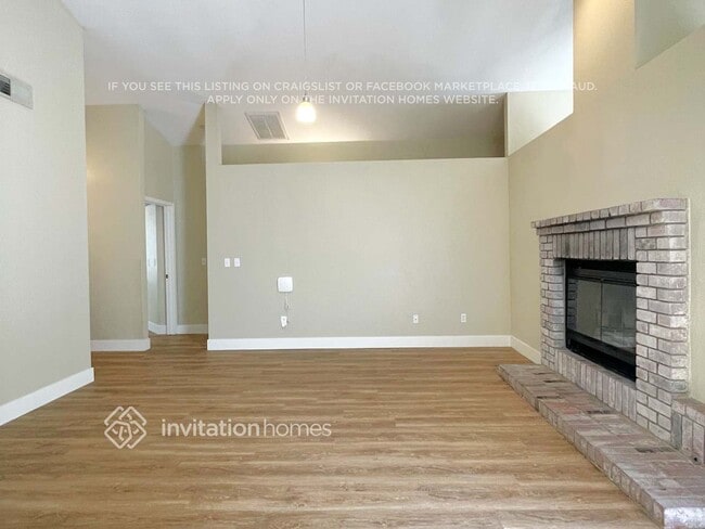 Photo - 3462 Lowther Way