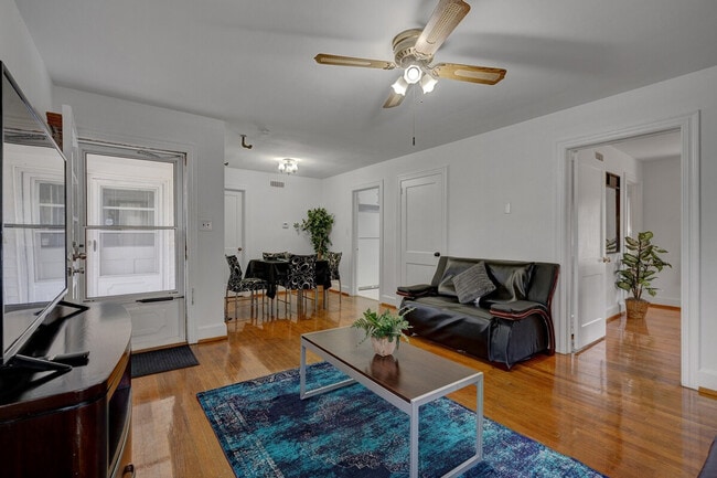 Photo - 814 N Buchanan Blvd Unidad SI ID1388446P