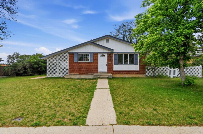 Photo - Charming 3-Bedroom with 2 Baths and Extra Room in Basement!