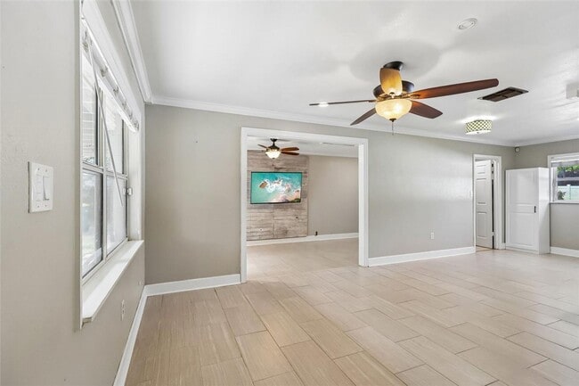 321 E 11th Ave