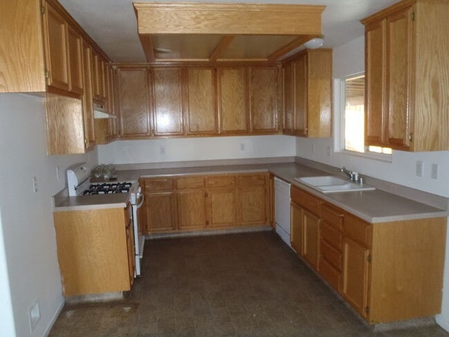 Photo - Spacious 3b 2 ba with a large backyard