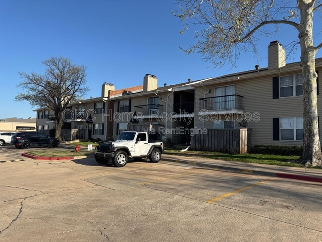 Building Photo - 3200 W Britton Rd Unit Apt 296