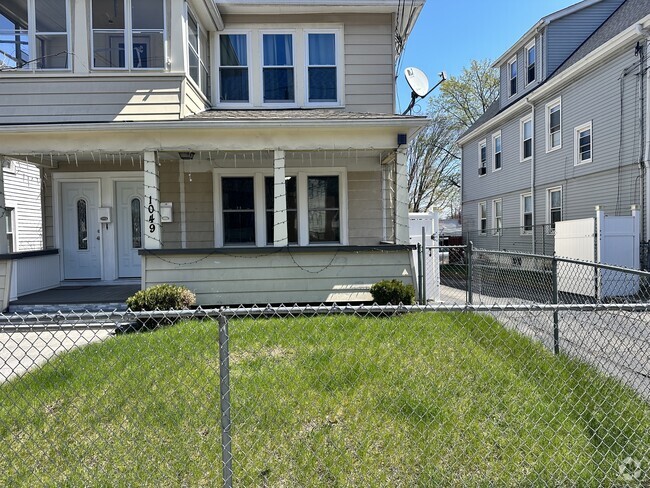 Building Photo - 1049 Campbell Ave Rental