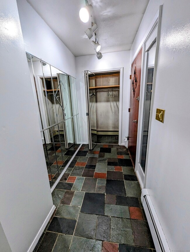 Photo - 14 Stuart Dr