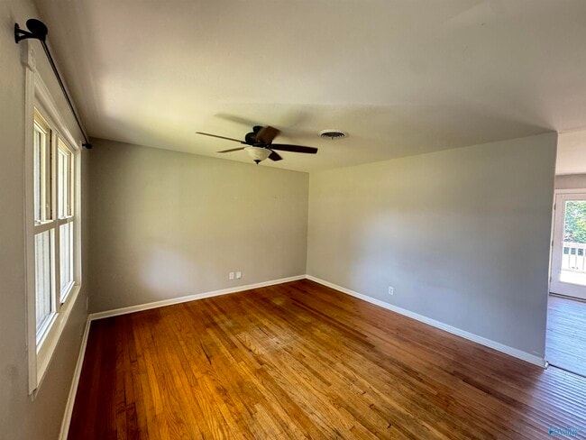 Photo - 10020 Strong Dr SE