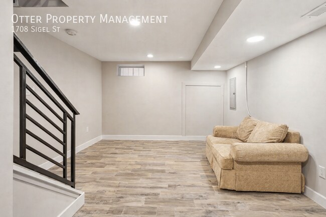 Photo - 1708 Sigel St