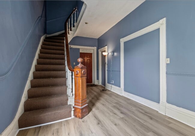 Building Photo - 127 S Highland St Unit 2