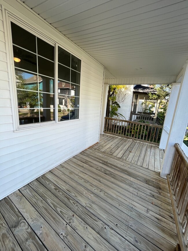 Photo - 301 Johnson St