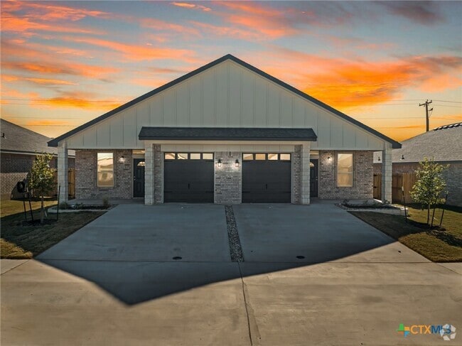 Building Photo - 5112 Rose Gdn Lp Rental