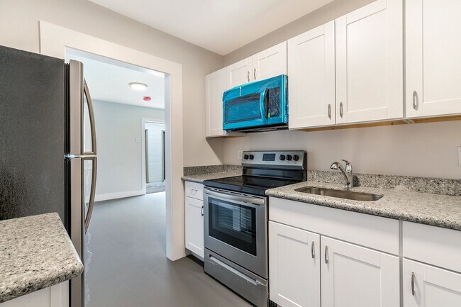 Charming Studio in Mid-City New Orleans – Utilities Included, Modern Kitchen, Shared Laundry