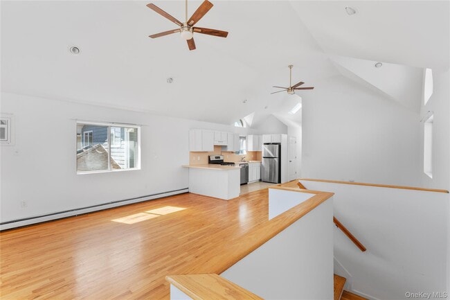 Photo - 715 E Walnut St Unit Upper