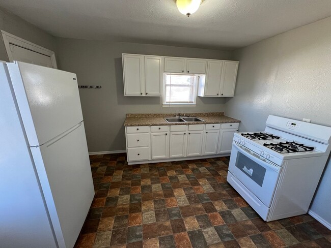 Photo - Super cute 2 bed  at the right place and price