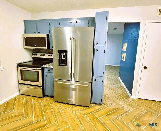 Photo - 309 Erby Ave Unidad B