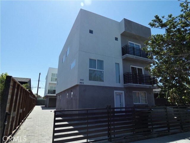 Building Photo - 2410 Carmona Ave