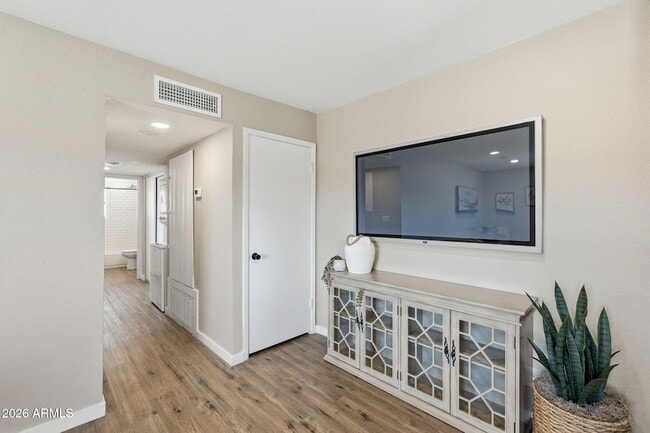 Photo - 4756 E Moreland St