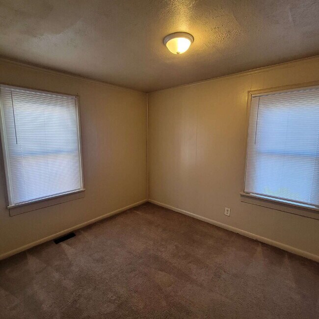 Photo - Irvington 3BR House w/Fenced Yard!