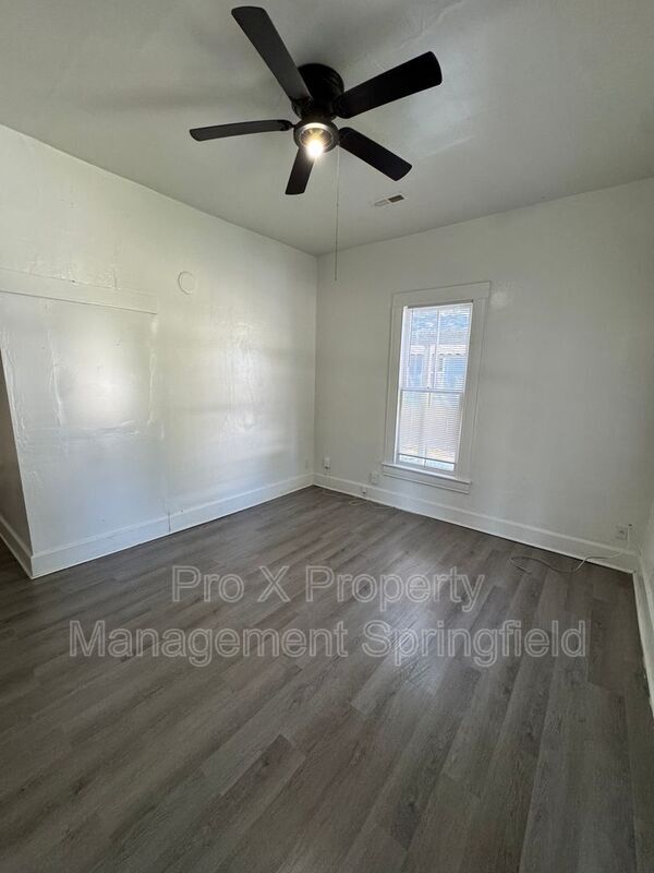 Photo - 618 W Calhoun St