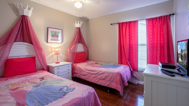 Photo - 7802 Laurel Oak Ln