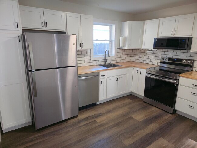 Kitchen - 23 Old Etna Rd