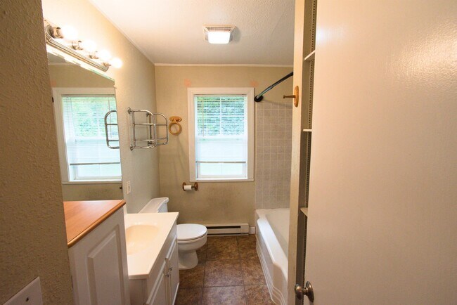 Photo - 1503 13th St S