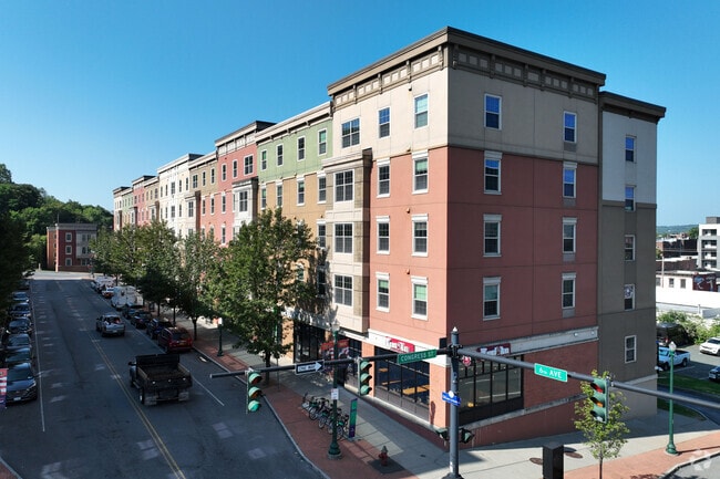 Photo - College Suites of City Station East